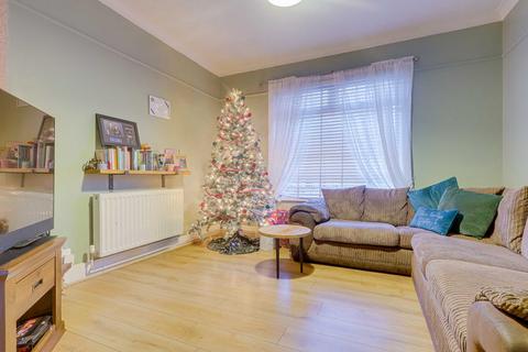 43 West Road, Shoeburyness, Southend-on-sea, SS3 9DR
