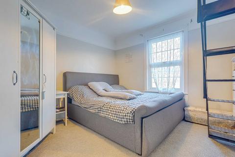 43 West Road, Shoeburyness, Southend-on-sea, SS3 9DR