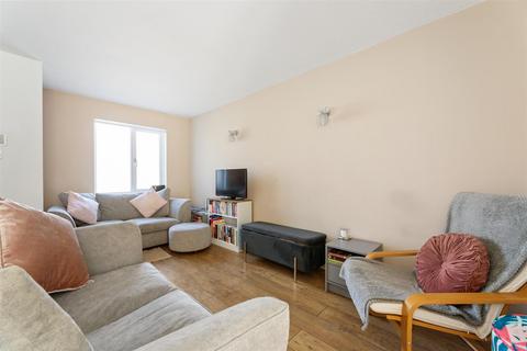 2 bedroom terraced house for sale, Alders Close, Wanstead