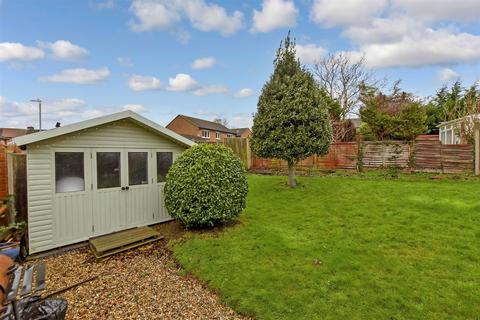 34 Broadhurst Drive, Kennington, Ashford, TN24 9RQ