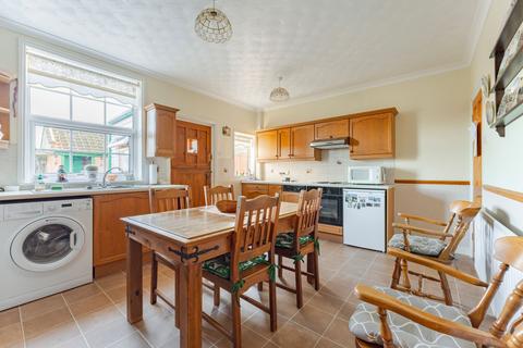 4 bedroom semi-detached house for sale, Church Corner, Wrentham