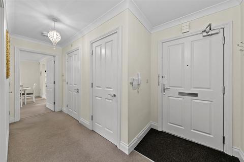 2 bedroom apartment for sale, High Street, Hampton Hill