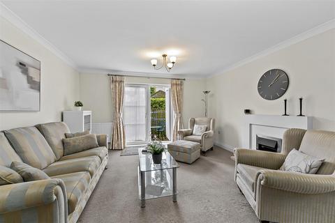 2 bedroom apartment for sale, High Street, Hampton Hill