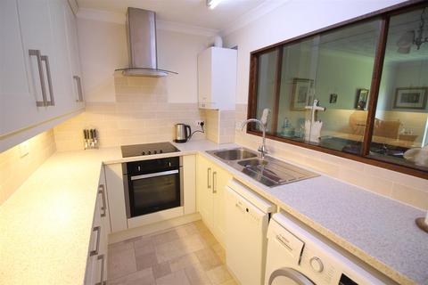 2 bedroom apartment for sale, Grangefield Court, Leeds LS25