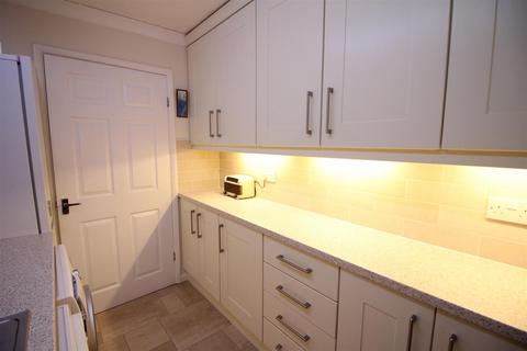 2 bedroom apartment for sale, Grangefield Court, Leeds LS25