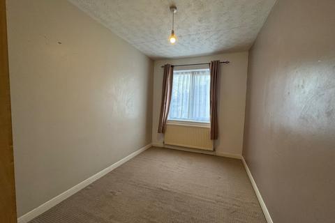 2 bedroom flat to rent, No Deposit Option, Acorn Court, Ilford, IG2