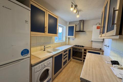 2 bedroom flat to rent, No Deposit Option, Acorn Court, Ilford, IG2
