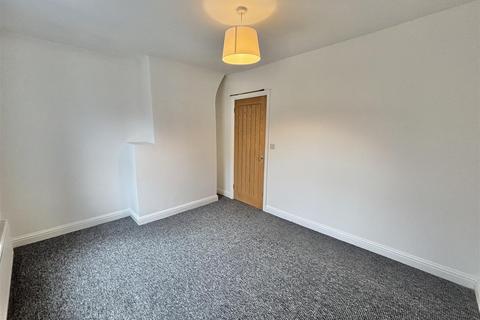 2 bedroom terraced house to rent, Acre Street, Glossop