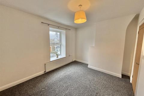 2 bedroom terraced house to rent, Acre Street, Glossop