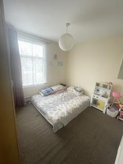 2 bedroom terraced house to rent, Gordon Road, Barking IG11