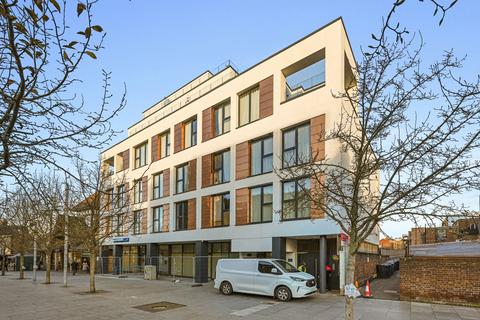 2 bedroom flat for sale, Kings Court, Acton