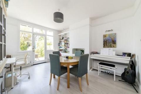 4 bedroom end of terrace house for sale, Winscombe Crescent, Ealing