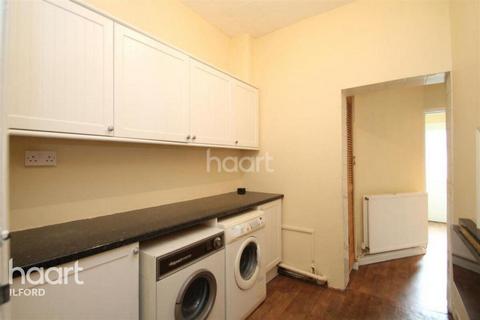 3 bedroom detached house to rent, Windsor Road, ILFORD