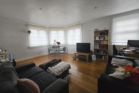 2 bedroom flat to rent, Garratt Lane, London SW18