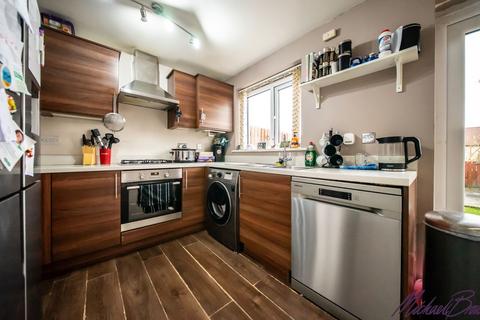 3 bedroom semi-detached house for sale, Bradford BD6