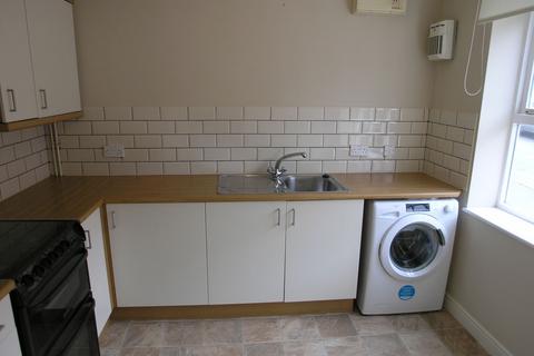 2 bedroom end of terrace house to rent, King Street, Stourbridge DY9