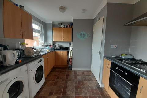 1 bedroom in a house share to rent, Elm Road, Ashford