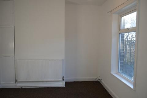 2 bedroom terraced house to rent, Prospect Street, Cleckheaton, BD19