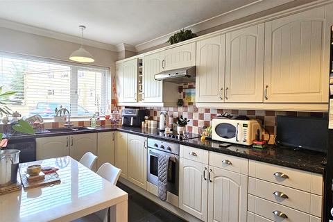 2 bedroom flat to rent, Sundew Grove, Ramsgate