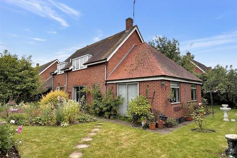 3 bedroom link detached house for sale, Holly Lodge, Wellesbourne