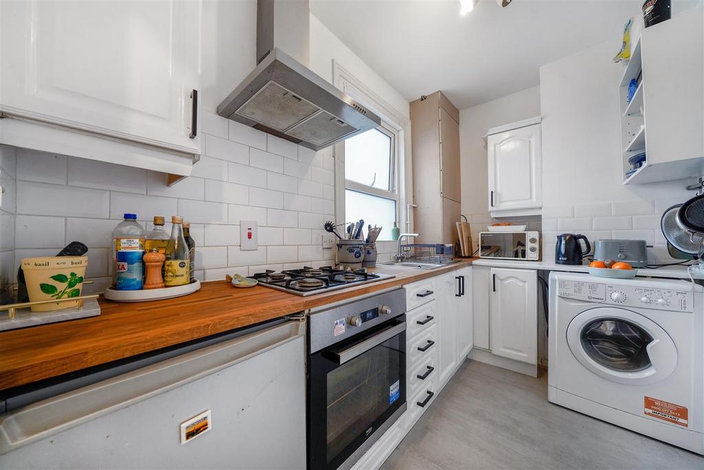 Modern tiling in separate kitchen