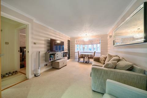 1 bedroom flat for sale, Dolphin Court, London SW19