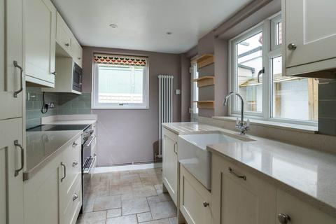 2 bedroom house to rent, Hungerford Road