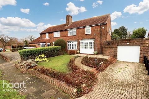 74 Priory Road, Romford, RM3 9AP