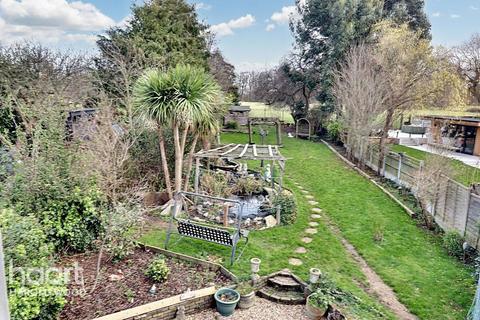 74 Priory Road, Romford, RM3 9AP