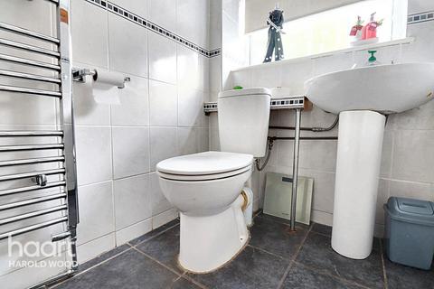74 Priory Road, Romford, RM3 9AP
