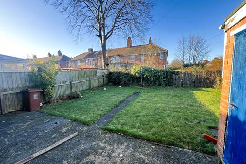 3 bedroom terraced house to rent, Benson Road, Newcastle upon Tyne NE6