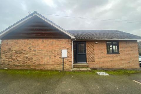 1 bedroom bungalow to rent, Banbury Lane, Great Easton