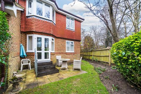 1 bedroom apartment for sale, Allingham Court, Summers Road, Godalming, Surrey, GU7