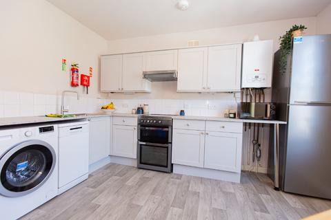 4 bedroom semi-detached house to rent, South Road, West Bridgford NG2