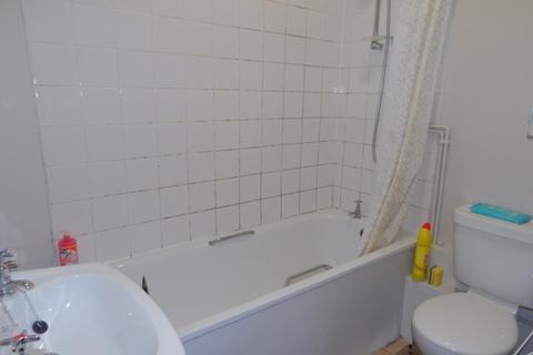 3 bedroom semi-detached house to rent, South Road, West Bridgford NG2