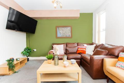 4 bedroom semi-detached house to rent, South Road, West Bridgford NG2