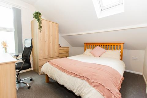 4 bedroom semi-detached house to rent, South Road, West Bridgford NG2