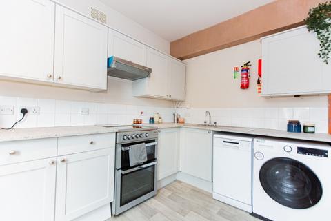 4 bedroom semi-detached house to rent, South Road, West Bridgford NG2