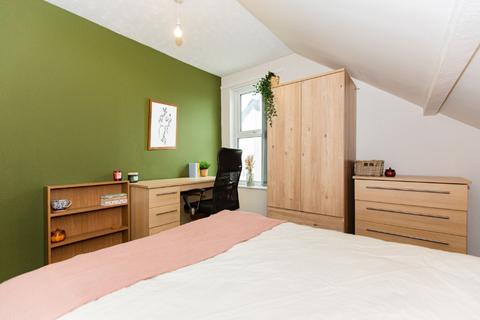 4 bedroom semi-detached house to rent, South Road, West Bridgford NG2