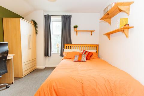 4 bedroom semi-detached house to rent, South Road, West Bridgford NG2