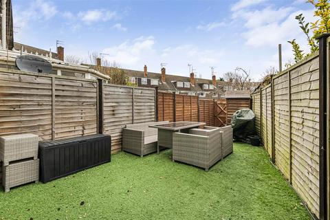 8 Upton Close, Henley-on-thames, RG9 1BT