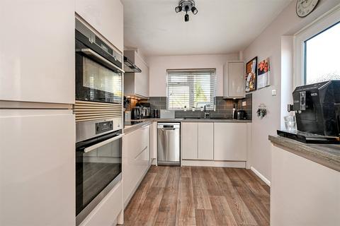 3 bedroom semi-detached house for sale, Kings Avenue, Farnham GU10