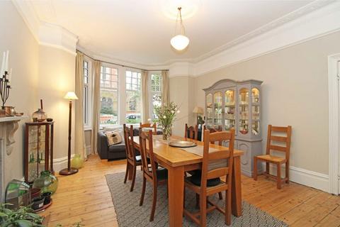 4 bedroom flat to rent, Stanway Gardens, London W3