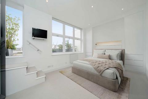 3 bedroom flat for sale, Jamestown Road, London NW1