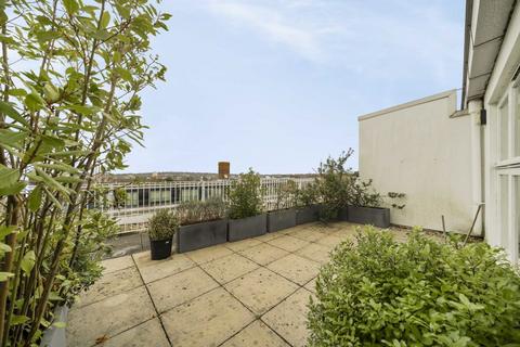 3 bedroom flat for sale, Jamestown Road, London NW1