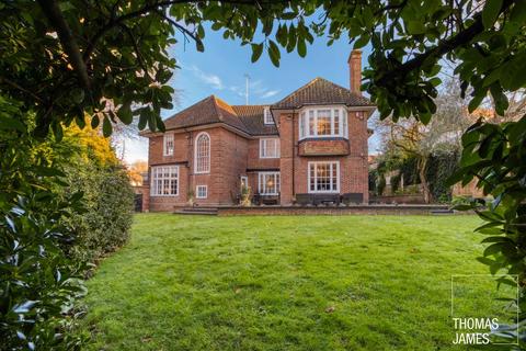 8 bedroom detached house for sale, West Heath Close, London, N14