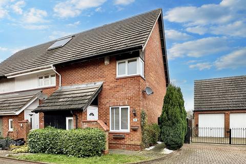 2 bedroom end of terrace house to rent, Thrupp Close, Milton Keynes MK19