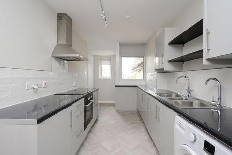 2 bedroom property to rent, 3 High Street, Oxshott, KT22