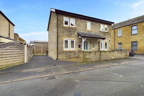 2 bedroom detached house to rent, North View, Cross Hills, BD20