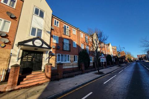 2 bedroom apartment to rent, Stretford Road, Hulme, Manchester, M15 5TP